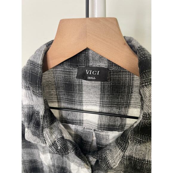 B1G2 FREE 🍁 Vici Alba Black Buffalo Plaid Button Up Top Small Festival Grunge - Picture 6 of 8